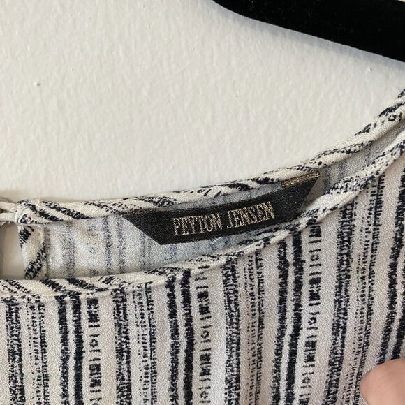Peyton Jensen Cream & Black Vertical Stripe Round Neck Key Hole Back Blouse XS - Picture 7 of 10